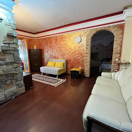 Apartament Central トゥルグ・ネアムツ エクステリア 写真
