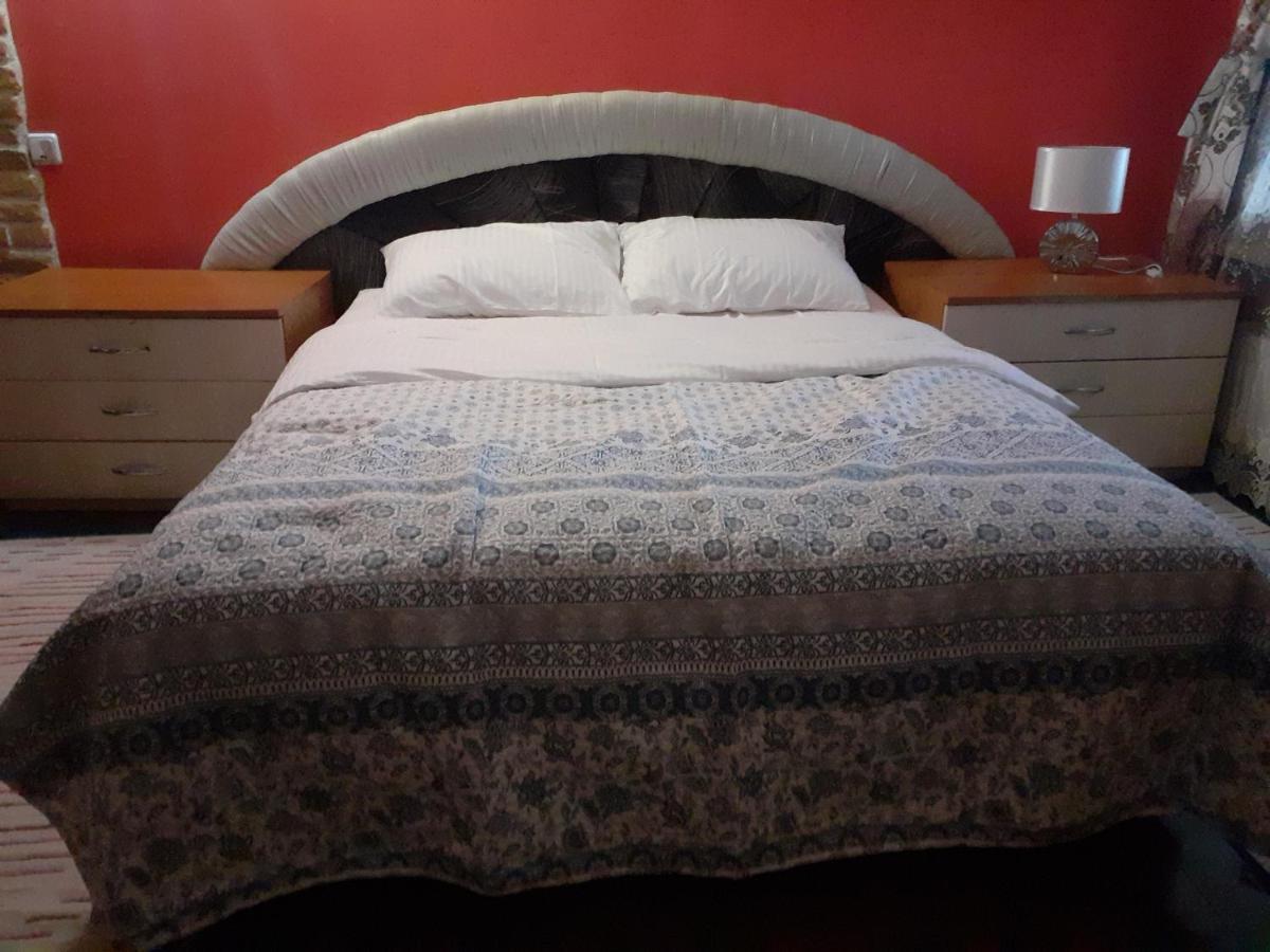 Apartament Central トゥルグ・ネアムツ エクステリア 写真